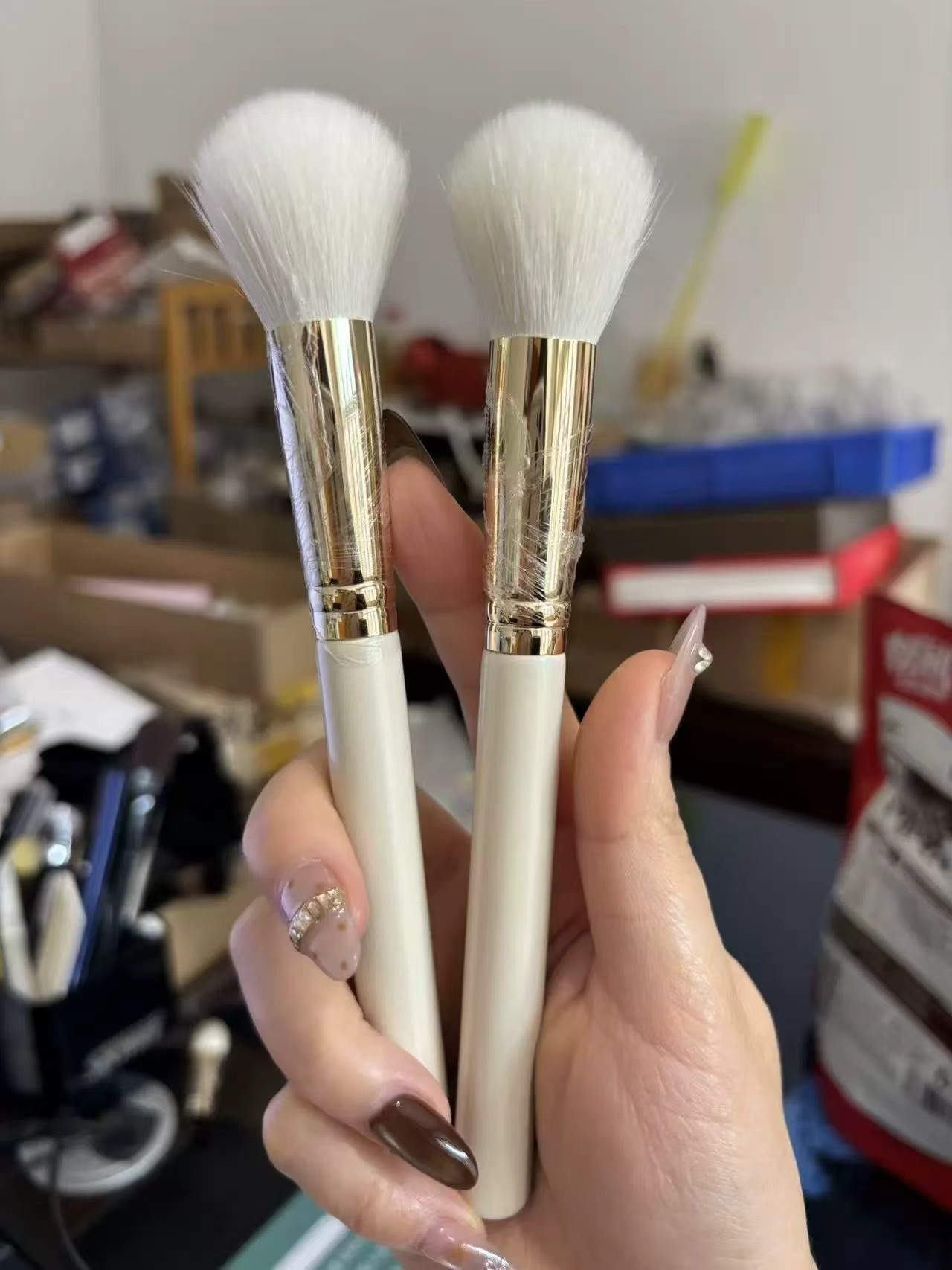 LyDia single brush sampling